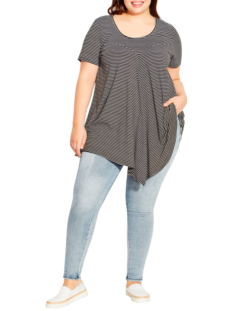 Plus size model wearing  by avenue | Dia&Co | dia_product_style_image_id:201297